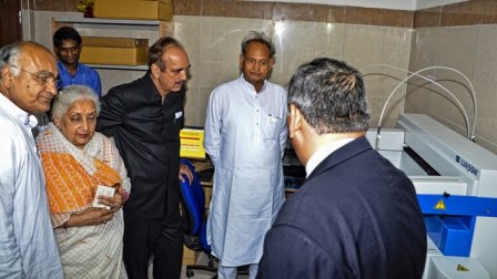 AIIMS Jodhpur Inauguration-Visiting the Laboratory